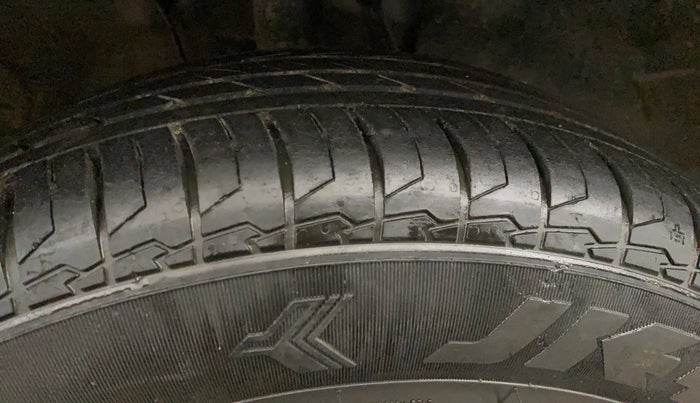 2024 KIA CARENS PRESTIGE 1.5 PETROL 7 STR, Petrol, Manual, 17,853 km, Right Front Tyre Tread