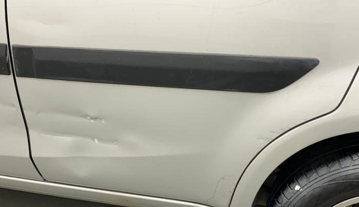 2010 Maruti Ritz ZXI, Petrol, Manual, 70,505 km, Rear left door - Slightly dented