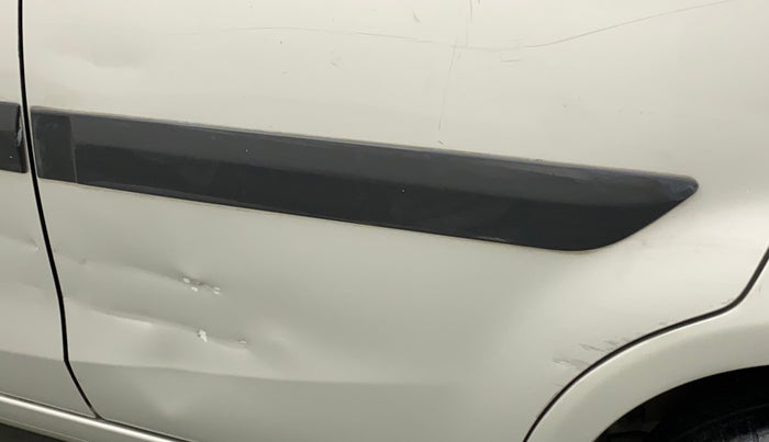 2010 Maruti Ritz ZXI, Petrol, Manual, 70,505 km, Rear left door - Minor scratches