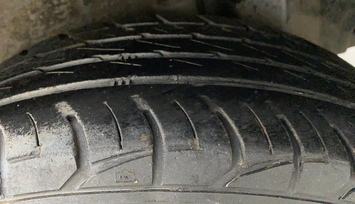 2010 Maruti Ritz ZXI, Petrol, Manual, 70,505 km, Left Rear Tyre Tread