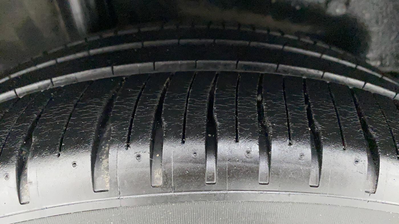 2017 Honda Jazz 1.2 V AT, Petrol, Automatic, 28,634 km, Right Rear Tyre Tread