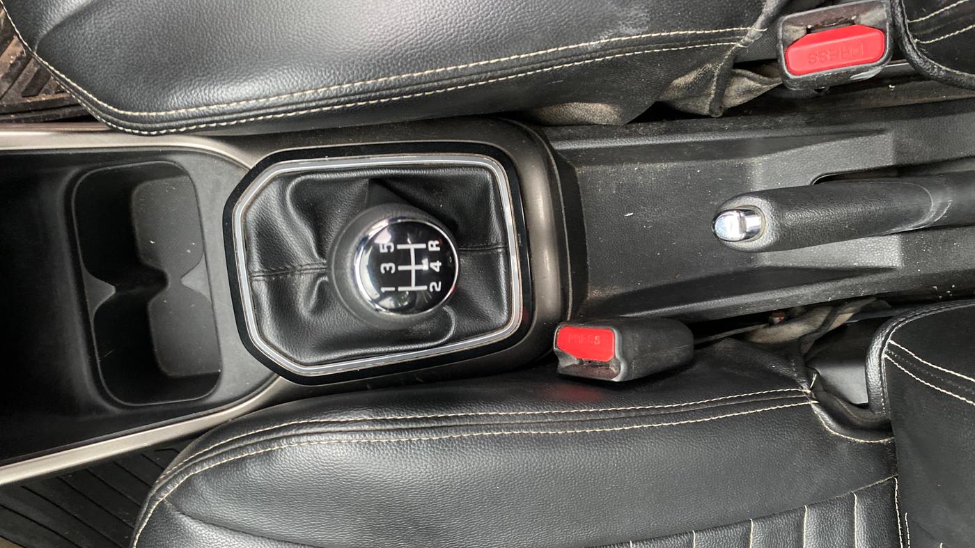 2017 Maruti IGNIS ALPHA 1.2, Petrol, Manual, 47,633 km, Gear Lever