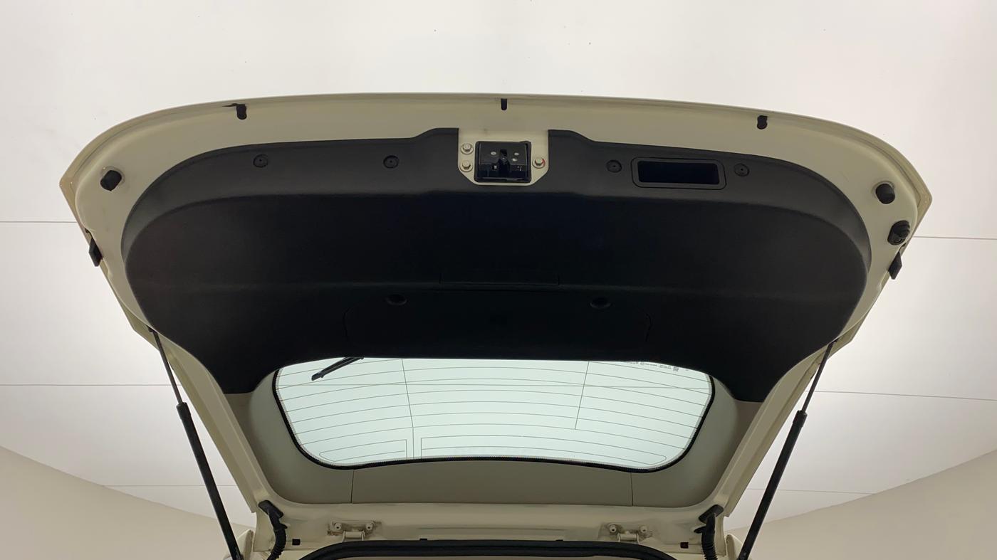 2019 Mahindra XUV500 W5, Diesel, Manual, 30,127 km, Boot Door Open