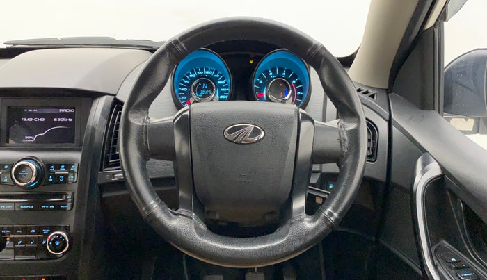 2019 Mahindra XUV500 W5, Diesel, Manual, 30,127 km, Steering Wheel Close Up