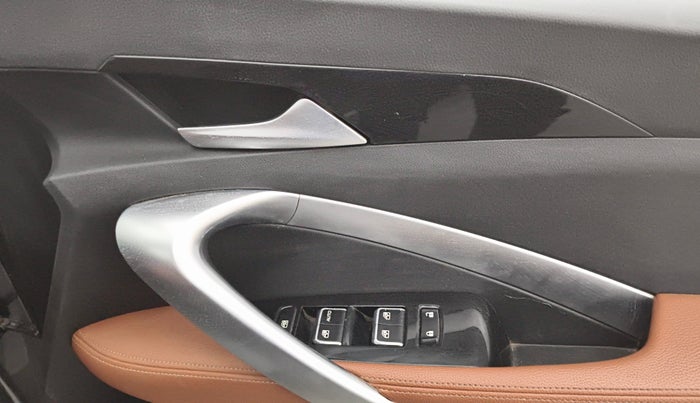 2021 MG HECTOR PLUS SHARP 2.0 DIESEL TURBO MT 6-STR, Diesel, Manual, 46,102 km, Driver Side Door Panels Control