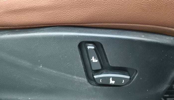 2021 MG HECTOR PLUS SHARP 2.0 DIESEL TURBO MT 6-STR, Diesel, Manual, 46,102 km, Driver Side Adjustment Panel