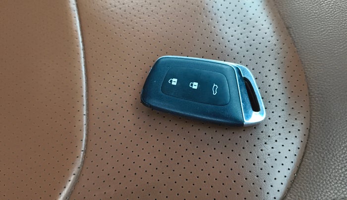 2021 MG HECTOR PLUS SHARP 2.0 DIESEL TURBO MT 6-STR, Diesel, Manual, 46,102 km, Key Close Up