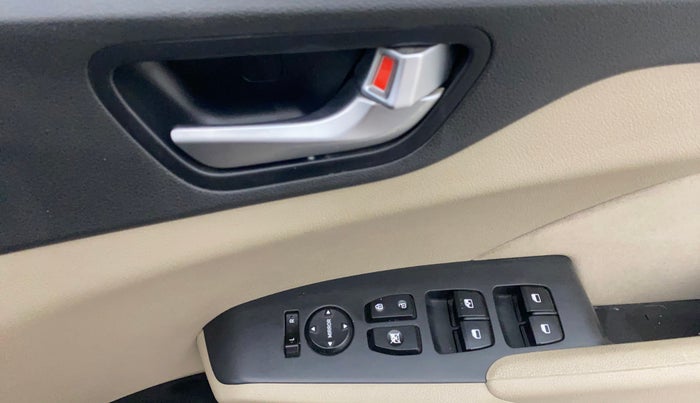 2018 Hyundai Verna 1.6 EX VTVT AT, Petrol, Automatic, 47,804 km, Driver Side Door Panels Control