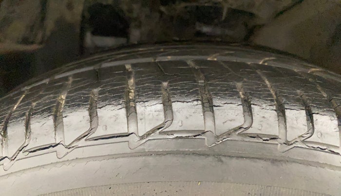 2015 Hyundai Elite i20 ASTA 1.2, Petrol, Manual, 22,273 km, Left Front Tyre Tread