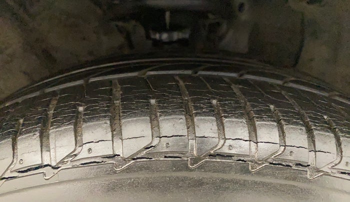 2015 Hyundai Elite i20 ASTA 1.2, Petrol, Manual, 22,273 km, Right Front Tyre Tread