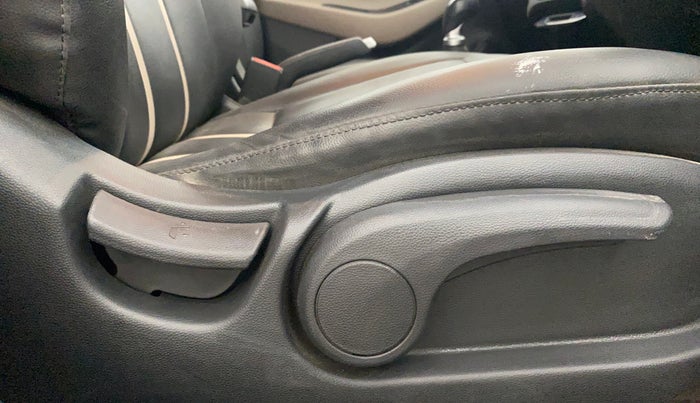 2015 Hyundai Elite i20 ASTA 1.2, Petrol, Manual, 22,273 km, Driver Side Adjustment Panel