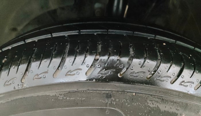 2019 Maruti Baleno DELTA PETROL 1.2, Petrol, Manual, 85,854 km, Left Front Tyre Tread