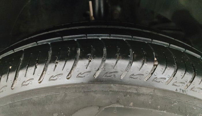 2019 Maruti Baleno DELTA PETROL 1.2, Petrol, Manual, 85,854 km, Right Front Tyre Tread