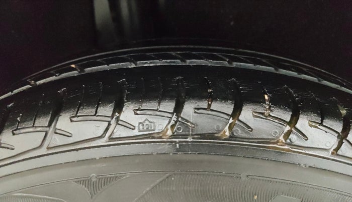 2019 Maruti Baleno DELTA PETROL 1.2, Petrol, Manual, 85,854 km, Right Rear Tyre Tread