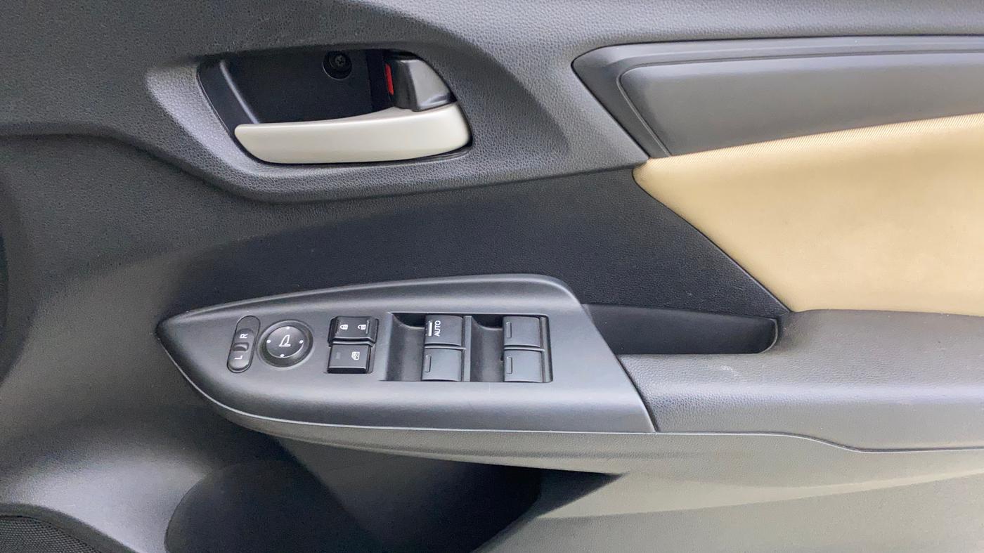 2021 Honda Jazz 1.2L I-VTEC V CVT, Petrol, Automatic, 16,250 km, Driver Side Door Panels Control