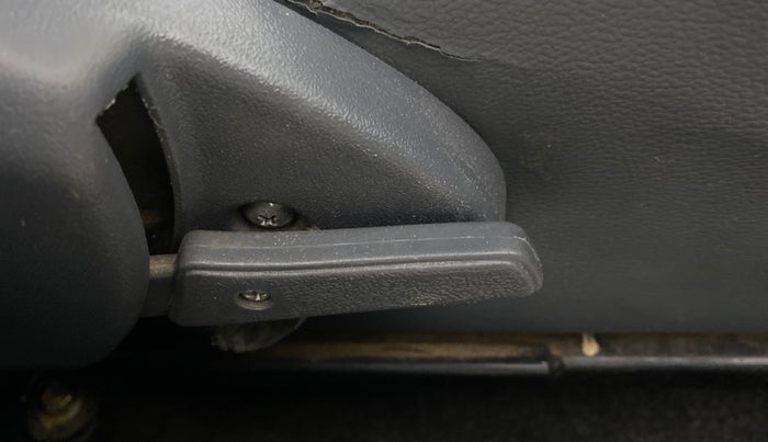 2015 Maruti Alto 800 VXI, Petrol, Manual, 36,131 km, Driver Side Adjustment Panel