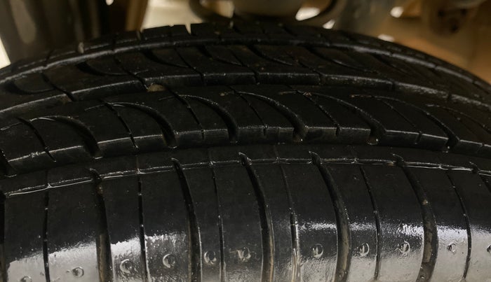 2015 Maruti Alto 800 VXI, Petrol, Manual, 36,131 km, Right Rear Tyre Tread
