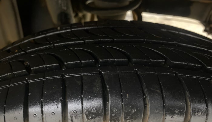 2015 Maruti Alto 800 VXI, Petrol, Manual, 36,131 km, Left Rear Tyre Tread