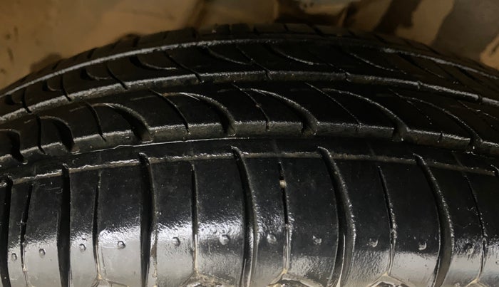 2015 Maruti Alto 800 VXI, Petrol, Manual, 36,131 km, Right Front Tyre Tread
