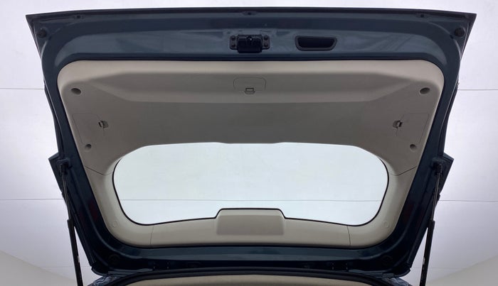 2022 Mahindra XUV300 W6 AT, Diesel, Automatic, 4,486 km, Boot Door Open