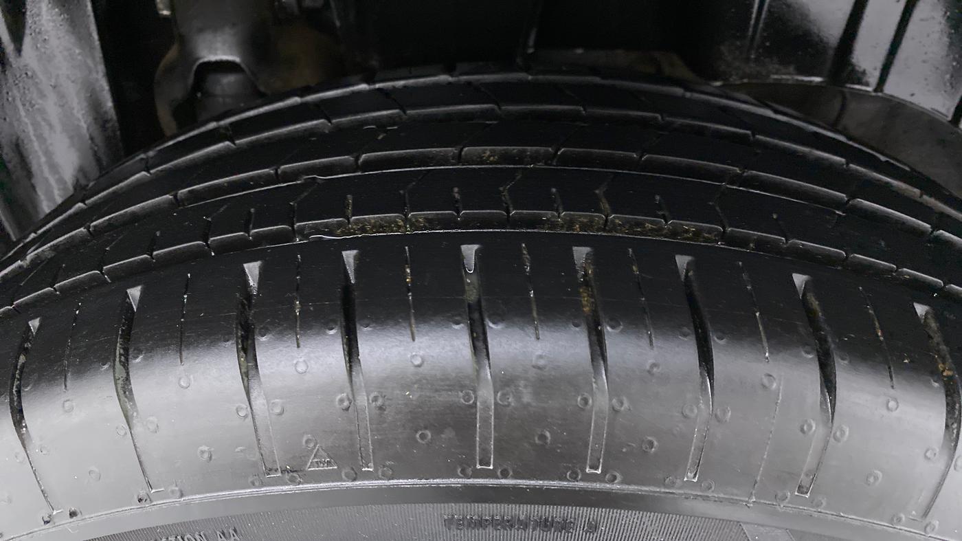 2022 Mahindra XUV300 W6 AT, Diesel, Automatic, 4,486 km, Left Rear Tyre Tread