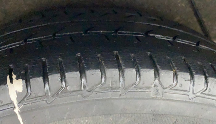 2013 Hyundai Verna FLUIDIC 1.6 VTVT SX OPT AT, Petrol, Automatic, 56,110 km, Right Rear Tyre Tread