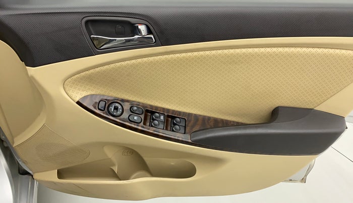 2013 Hyundai Verna FLUIDIC 1.6 VTVT SX OPT AT, Petrol, Automatic, 56,110 km, Driver Side Door Panels Control