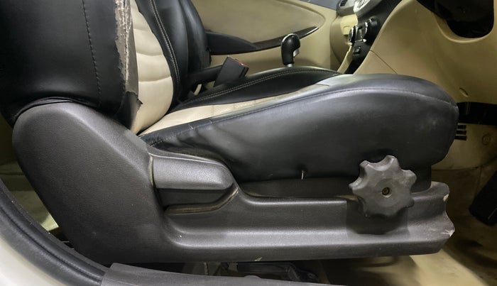 2014 Hyundai Verna FLUIDIC 1.6 CRDI SX, Diesel, Manual, 1,11,484 km, Driver Side Adjustment Panel