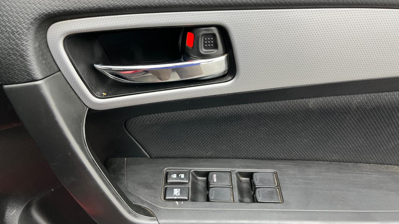 2021 Maruti Vitara Brezza ZXI PLUS DUAL TONE, Petrol, Manual, 70,469 km, Driver Side Door Panels Control