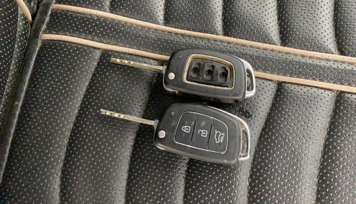 2014 Hyundai Xcent S 1.2, CNG, Manual, 85,548 km, Key Close Up