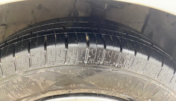 2014 Hyundai Xcent S 1.2, CNG, Manual, 85,548 km, Right Front Tyre Tread