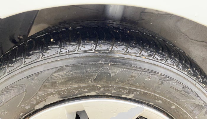 2014 Hyundai Xcent S 1.2, CNG, Manual, 85,548 km, Right Rear Tyre Tread