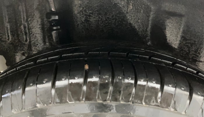 2015 Honda Brio VX AT, Petrol, Automatic, 54,080 km, Right Rear Tyre Tread