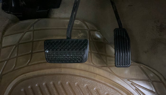 2015 Honda Brio VX AT, Petrol, Automatic, 54,080 km, Pedals