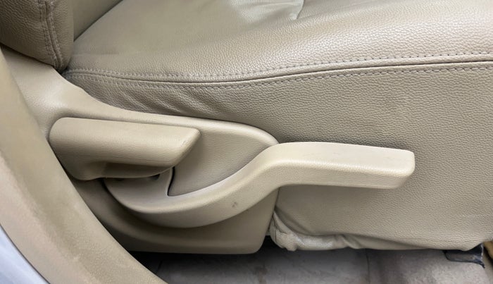 2015 Honda Brio VX AT, Petrol, Automatic, 54,080 km, Driver Side Adjustment Panel