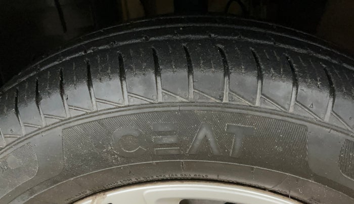 2022 Renault TRIBER RXT, Petrol, Manual, 23,801 km, Left Front Tyre Tread