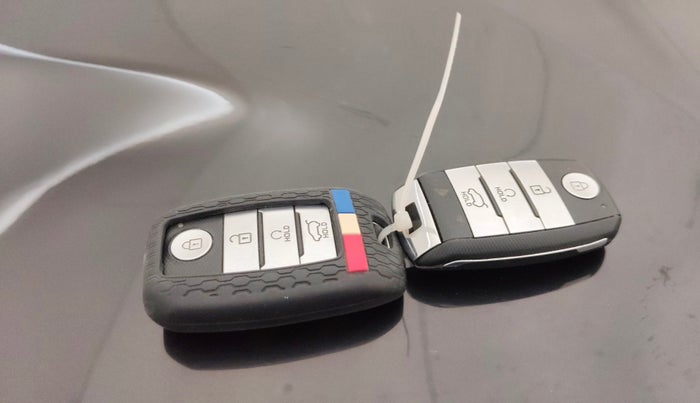 2022 KIA SONET HTX 1.0 IMT, Petrol, Manual, 24,450 km, Key Close Up