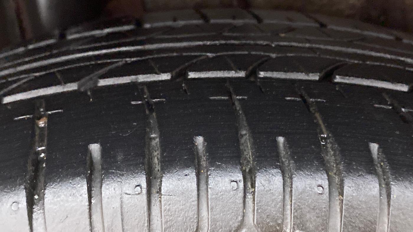 2013 Maruti Swift ZXI D, Petrol, Manual, 94,284 km, Right Rear Tyre Tread