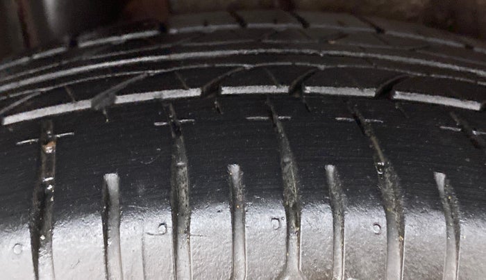 2013 Maruti Swift ZXI D, Petrol, Manual, 94,284 km, Right Rear Tyre Tread