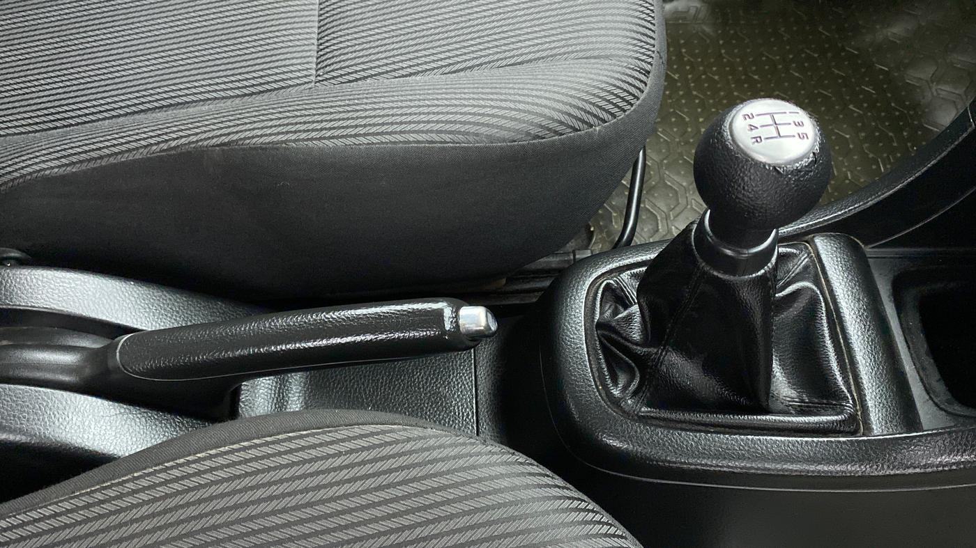 2013 Maruti Swift ZXI D, Petrol, Manual, 94,284 km, Gear Lever