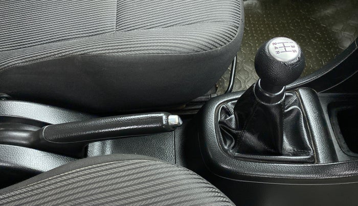 2013 Maruti Swift ZXI D, Petrol, Manual, 94,284 km, Gear Lever