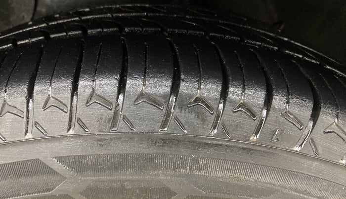 2022 Hyundai GRAND I10 NIOS SPORTZ 1.2 KAPPA VTVT, Petrol, Manual, 80,636 km, Left Front Tyre Tread