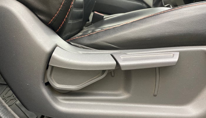 2022 Hyundai GRAND I10 NIOS SPORTZ 1.2 KAPPA VTVT, Petrol, Manual, 80,636 km, Driver Side Adjustment Panel