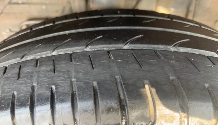 2017 Hyundai Elite i20 SPORTZ 1.2, Petrol, Manual, 73,293 km, Right Rear Tyre Tread