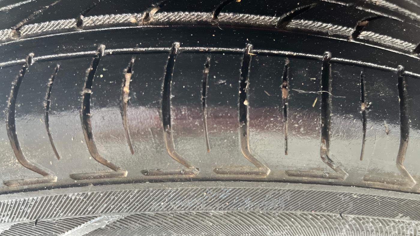 2019 Maruti Ertiga VDI 1.5, Diesel, Manual, 1,24,999 km, Left Front Tyre Tread