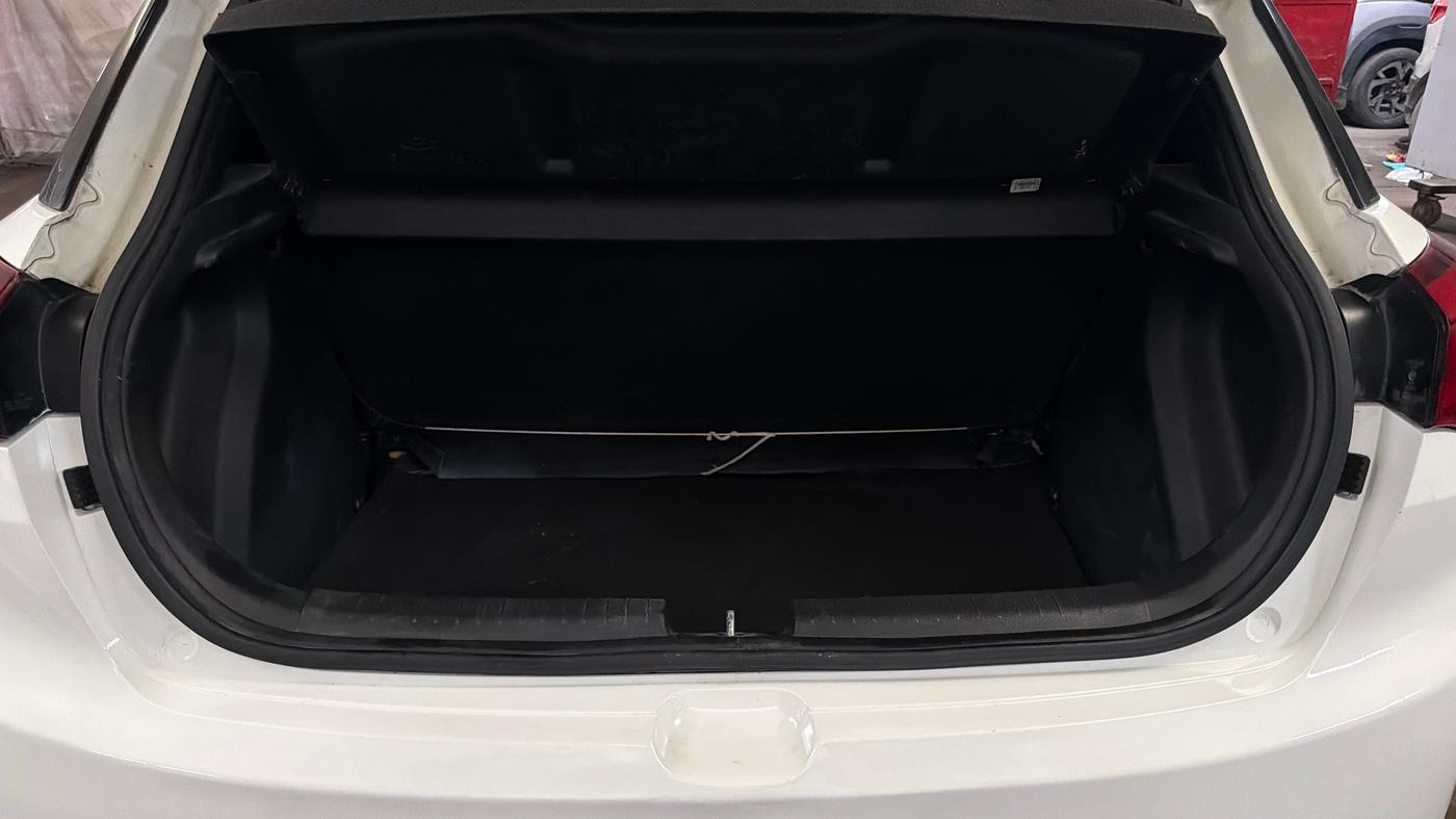 2016 Hyundai Elite i20 MAGNA 1.2, Petrol, Manual, 41,975 km, Boot Inside