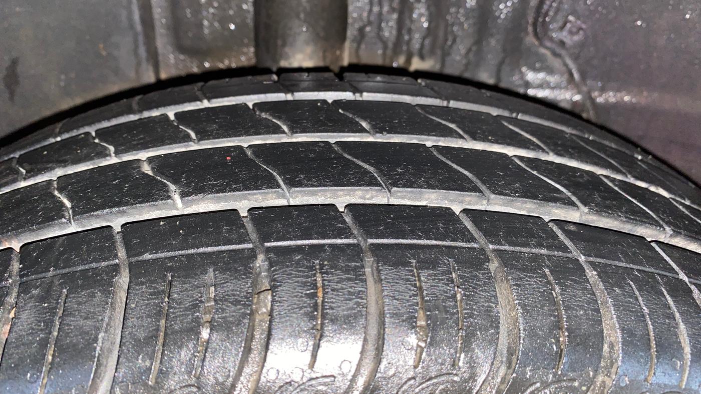 2022 Tata ALTROZ XM PLUS PETROL, Petrol, Manual, 26,300 km, Right Rear Tyre Tread