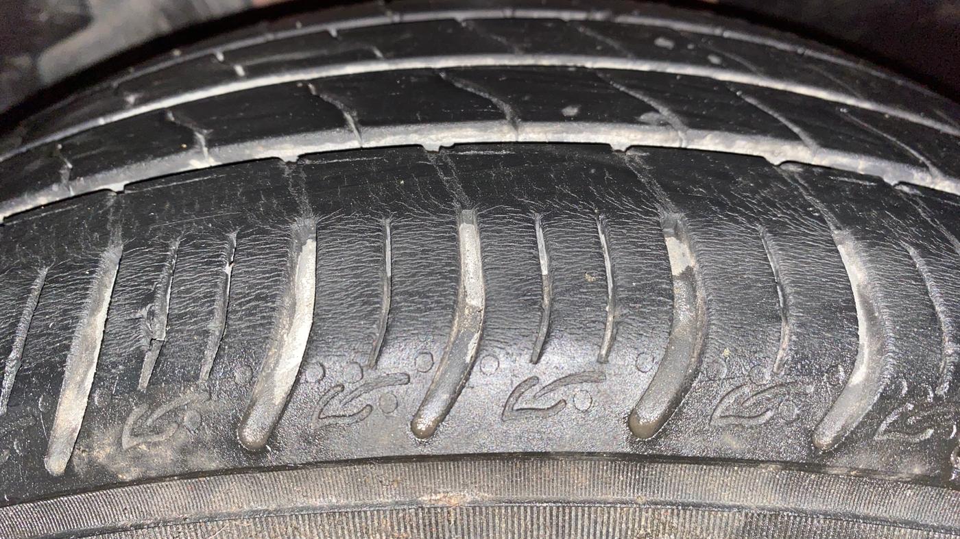 2022 Tata ALTROZ XM PLUS PETROL, Petrol, Manual, 26,300 km, Right Front Tyre Tread