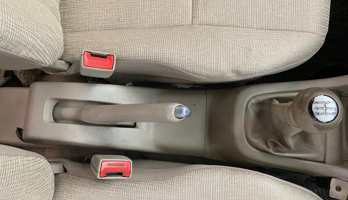 2016 Maruti Swift Dzire VDI, Diesel, Manual, 1,11,848 km, Gear Lever