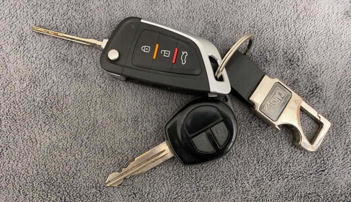 2015 Maruti Alto K10 VXI, Petrol, Manual, 45,475 km, Key Close Up